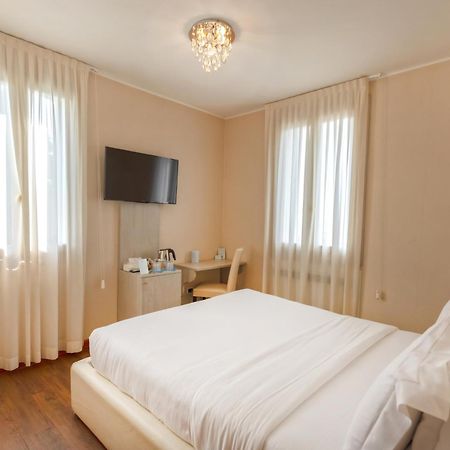 Gardone Palace Hotel Gardone Riviera Buitenkant foto