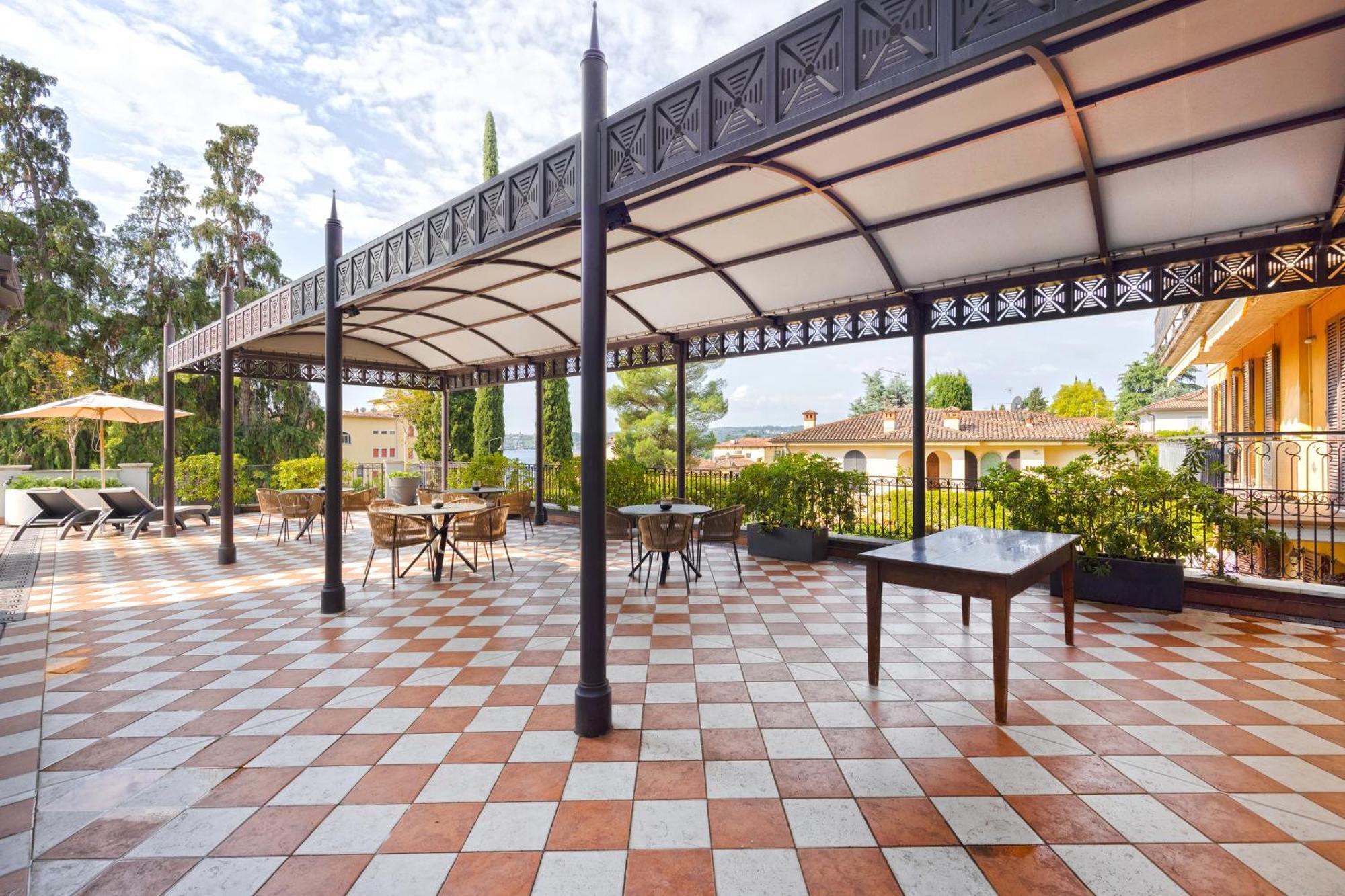 Gardone Palace Hotel Gardone Riviera Buitenkant foto