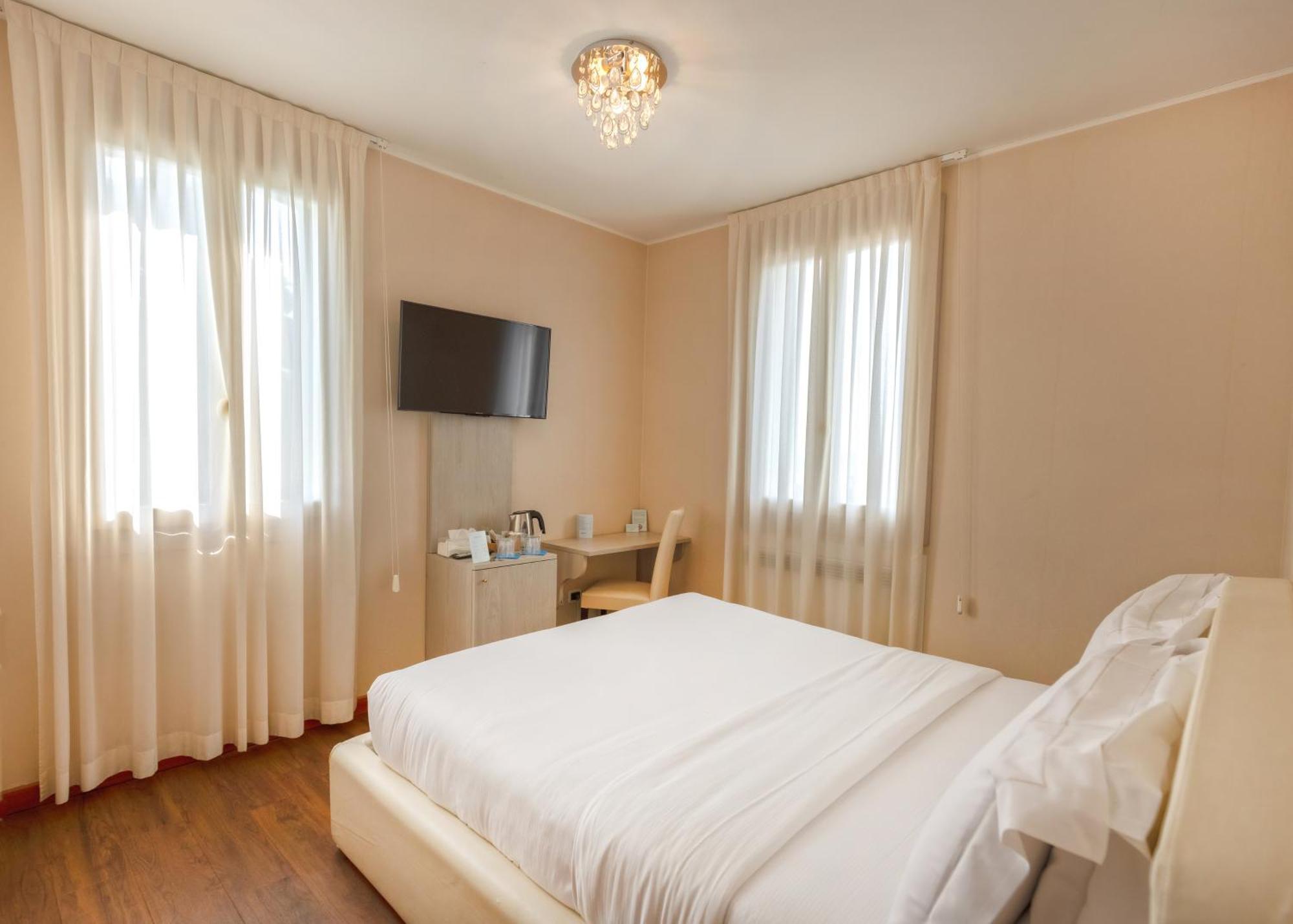Gardone Palace Hotel Gardone Riviera Buitenkant foto
